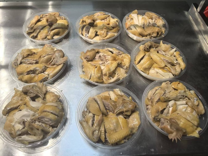 吉祥豪鸡商家实拍：切件装盘